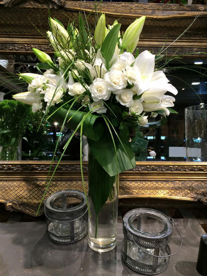 Royal Lily LaLavanda by Fleurs des Batignolles Boutique Paris 8e